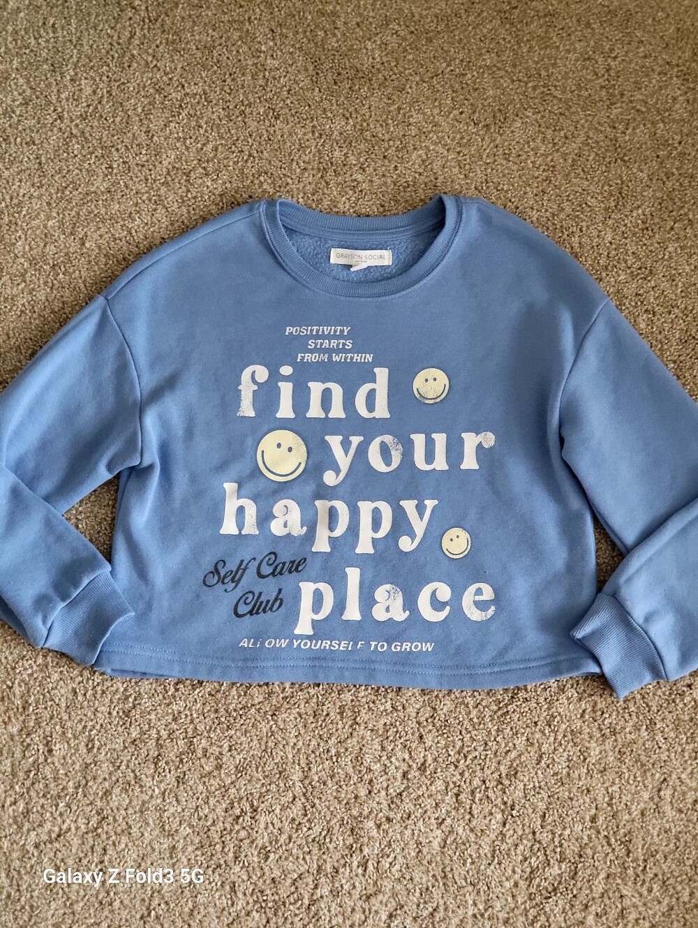 ♥️GUC♥️ Grayson Social Girls Light Blue Graphic Crop Sweatshirt